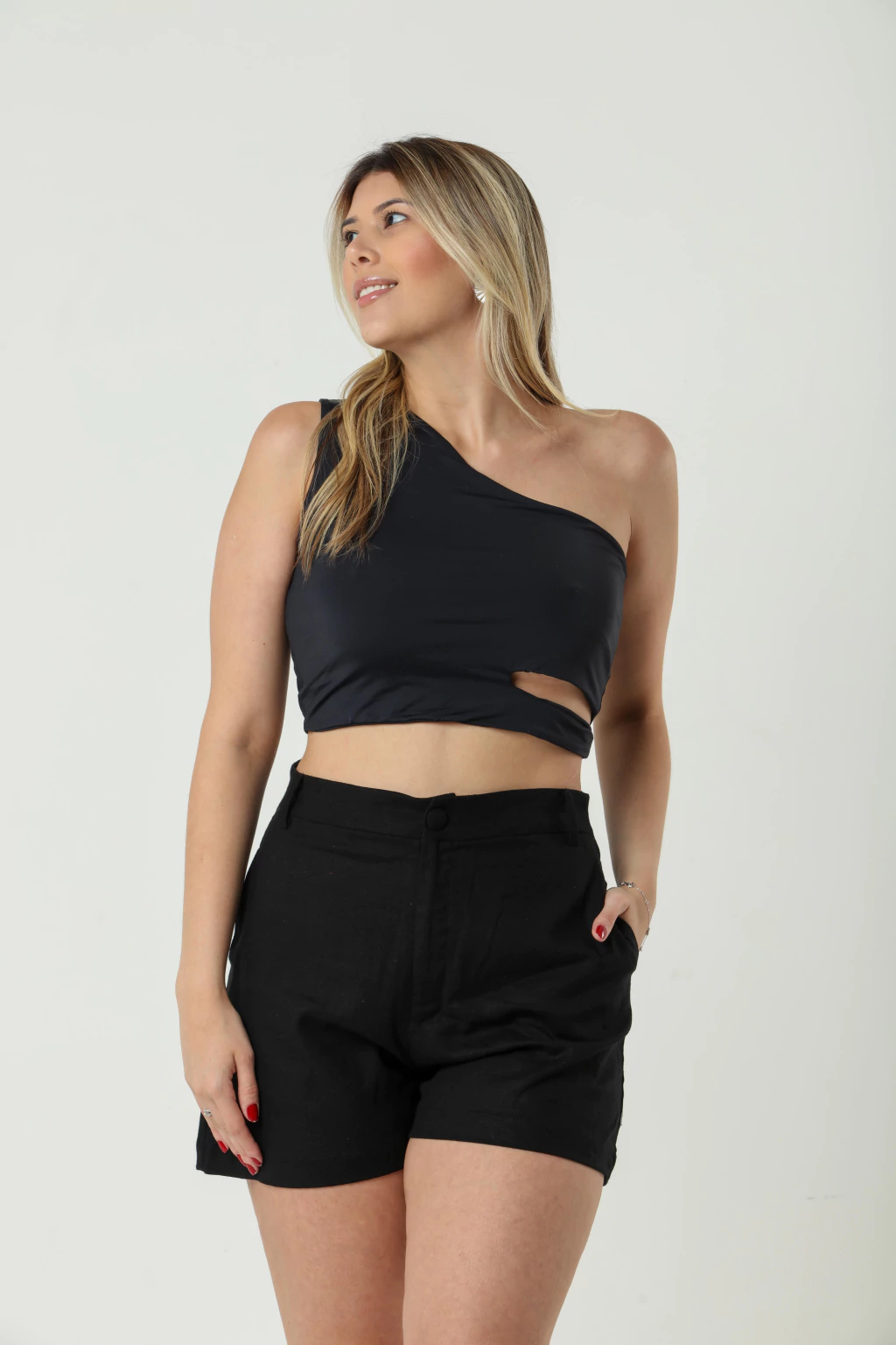 Cropped Latina Solis Preto