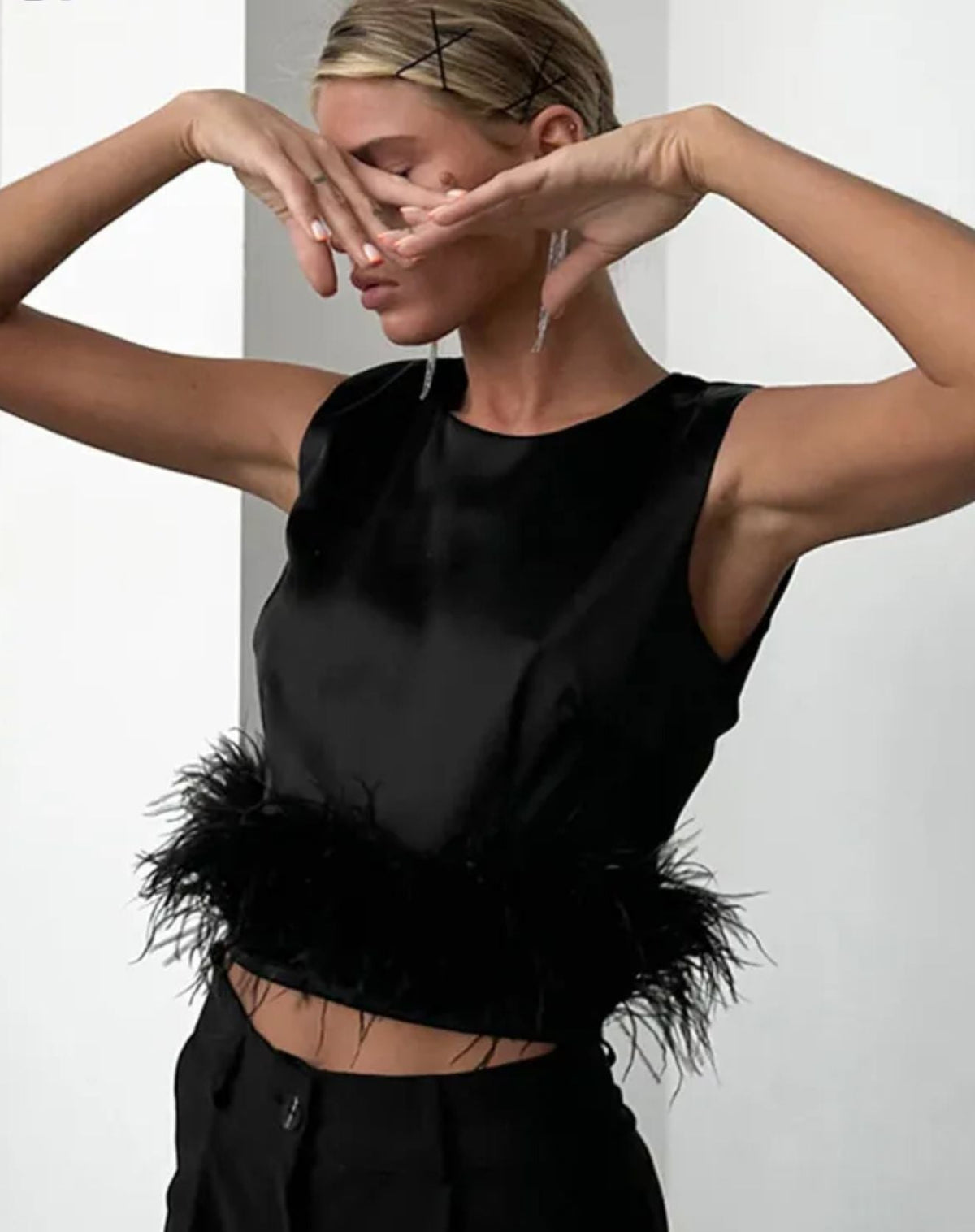 Blusa Noir Feather
