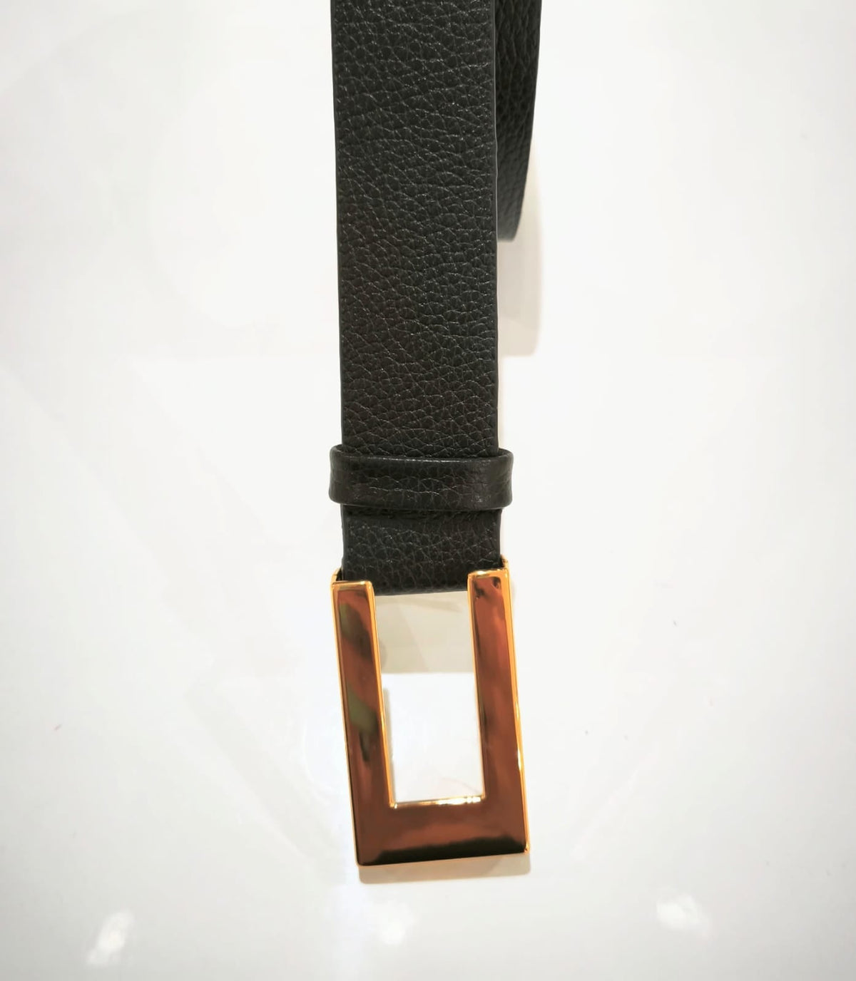 Cinto Preto com fivela retangular dourada 3 cm Largura